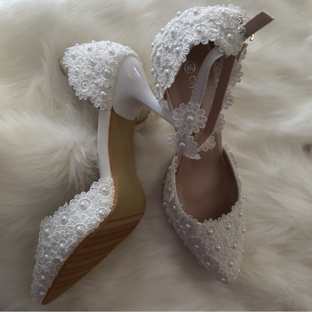 Elegant White Lace Women's Shoes Size 9 - Picture 7 of 11